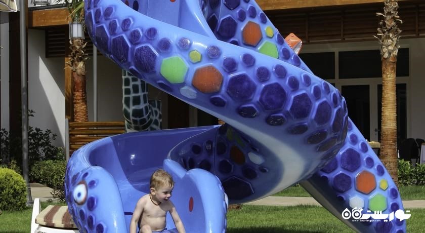 سرسره جالب استخر کودکان